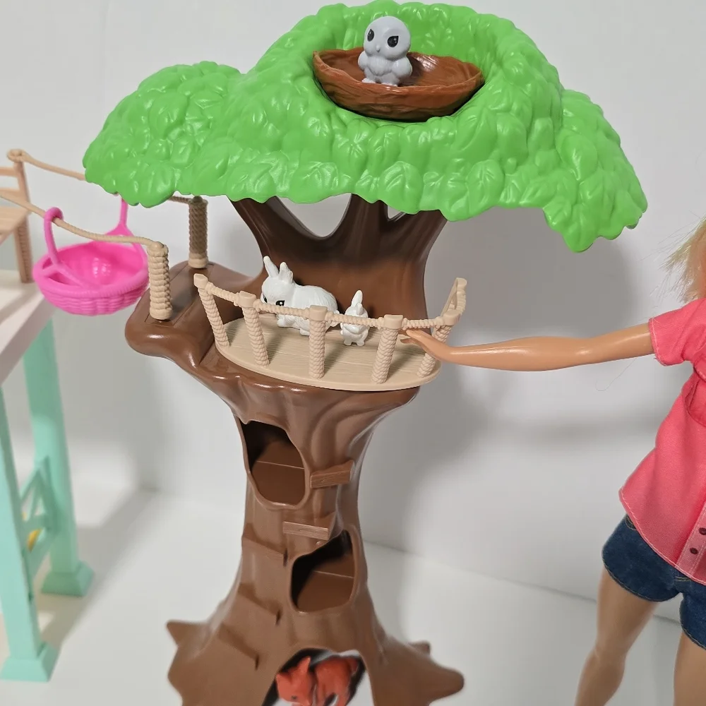 Barbie Animal Rescuer Doll Playset - FCP78 Vet Doll And Treehouse Animals - Picture 5 of 16